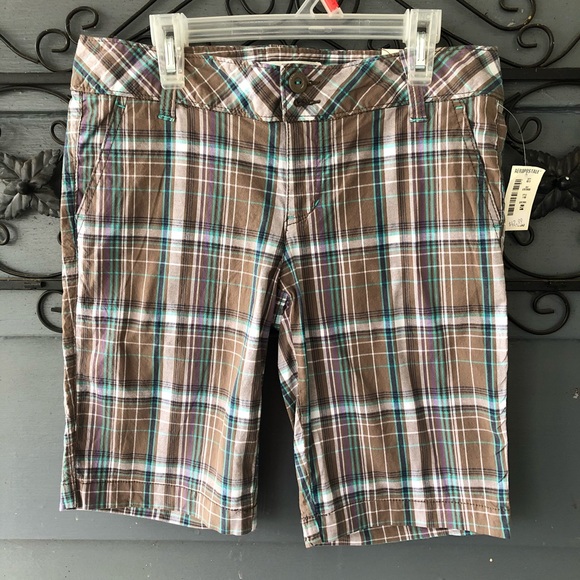 NWT Aeropostale Shorts 3/4 - Picture 1 of 3